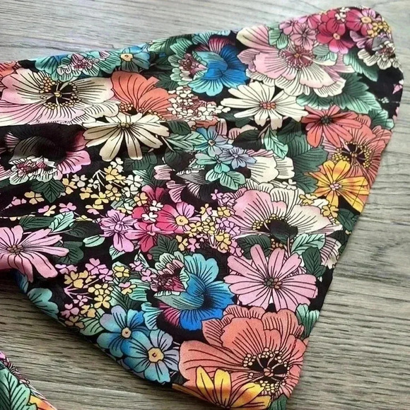 Flint & Moss | Colourful floral long bell sleeve blouse - Picture 9 of 13